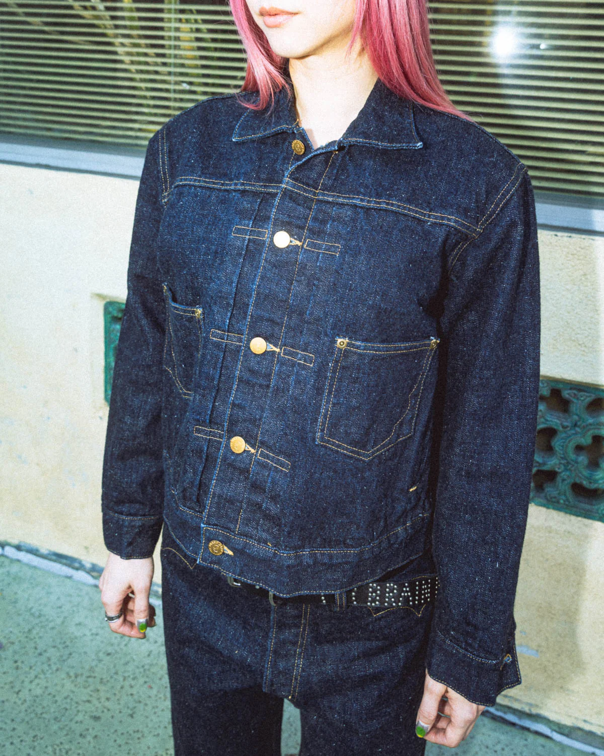 15.5oz Selvedge Denim Trucker Jacket - Rinsed Indigo - Image 11